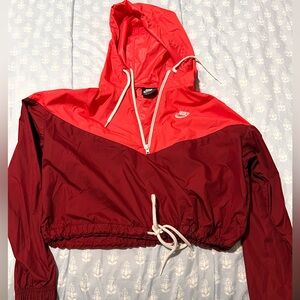 Croped windbreaker